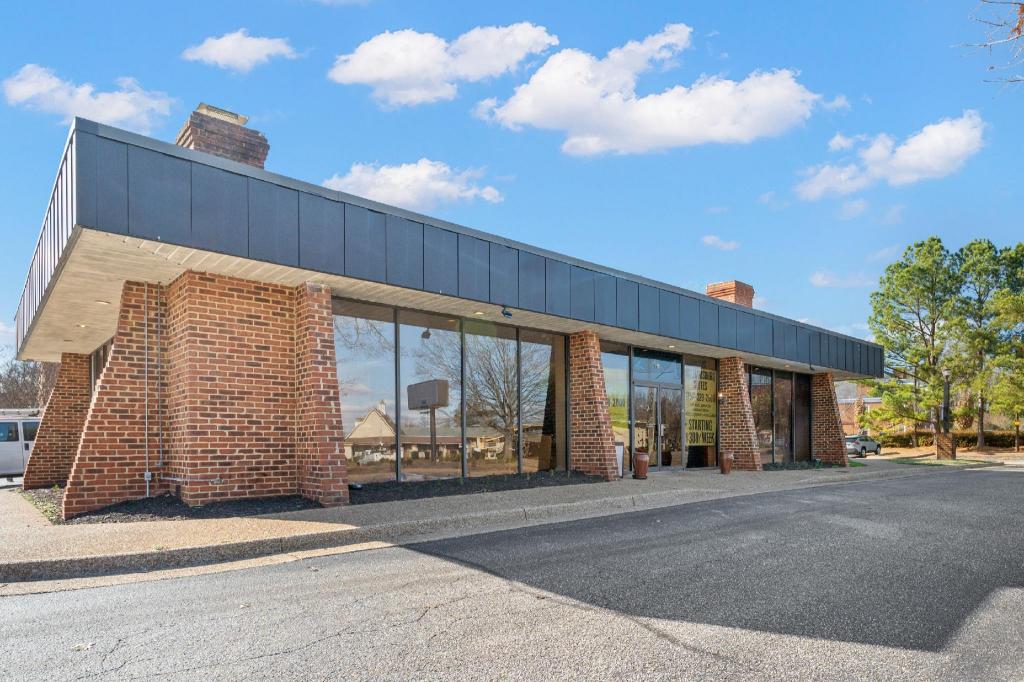 Travelodge Inn & Suites by Wyndham Historic Area - image 3
