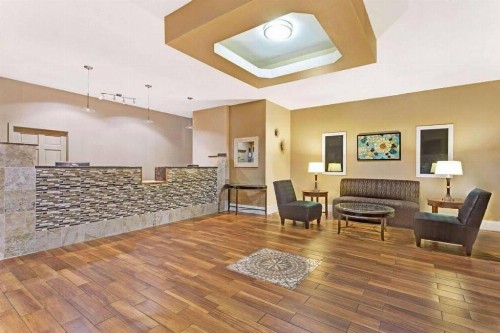 Travelodge Inn & Suites by Wyndham Historic Area - image 9