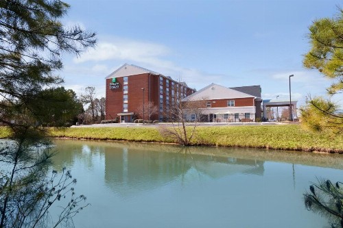 Holiday Inn Express Williamsburg North an IHG Hotel - image 6