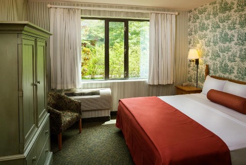 Williamsburg Woodlands Hotel - A Colonial Williamsburg Hotel - image 12