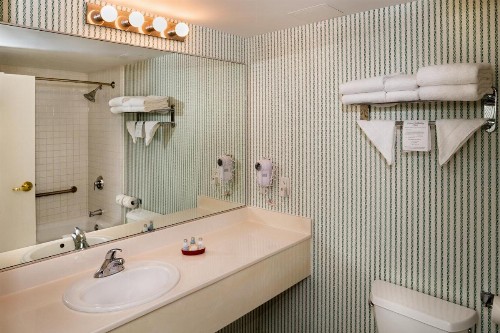 Williamsburg Woodlands Hotel - A Colonial Williamsburg Hotel - image 28