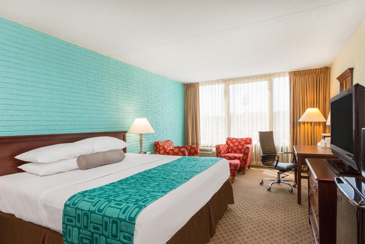 Howard Johnson by Wyndham Williamsburg - image 6