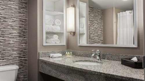 Holiday Inn Hotel & Suites Gateway an IHG Hotel - image 13