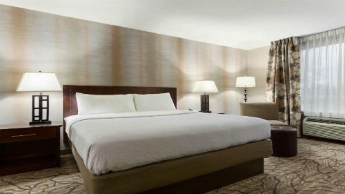 Holiday Inn Hotel & Suites Gateway an IHG Hotel - image 17