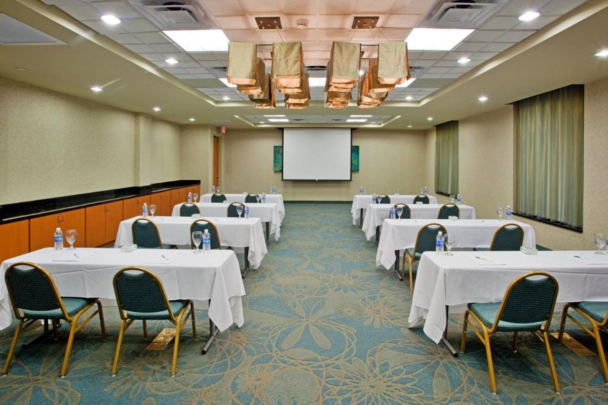 Holiday Inn Hotel & Suites Gateway an IHG Hotel - image 6