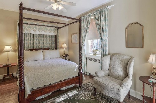 Cedars of Williamsburg Bed & Breakfast - image 11