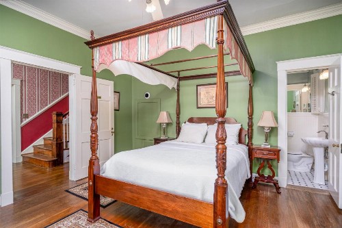 Cedars of Williamsburg Bed & Breakfast - image 29