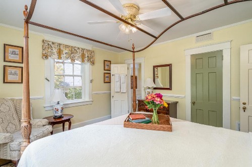 Cedars of Williamsburg Bed & Breakfast - image 33