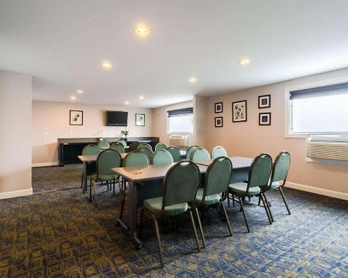 Rodeway Inn & Suites Williamsburg Central - image 10