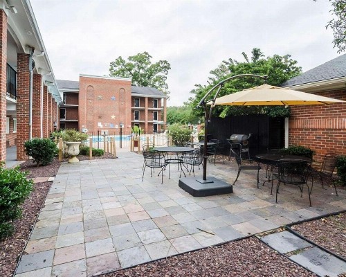 Rodeway Inn & Suites Williamsburg Central - image 16
