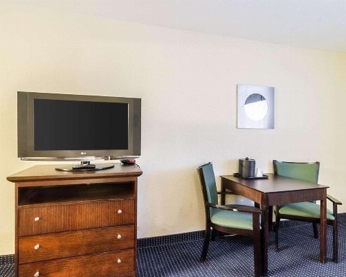 Rodeway Inn & Suites Williamsburg Central - image 18