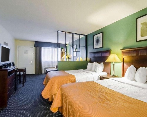 Rodeway Inn & Suites Williamsburg Central - image 2