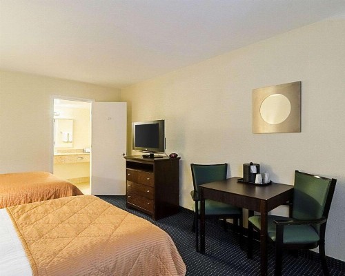 Rodeway Inn & Suites Williamsburg Central - image 6