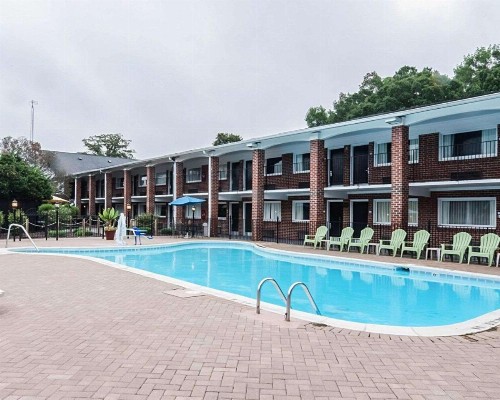 Rodeway Inn & Suites Williamsburg Central - image 8