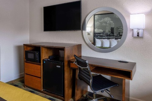 Super 8 by Wyndham Williamsburg/Historic Area - image 9