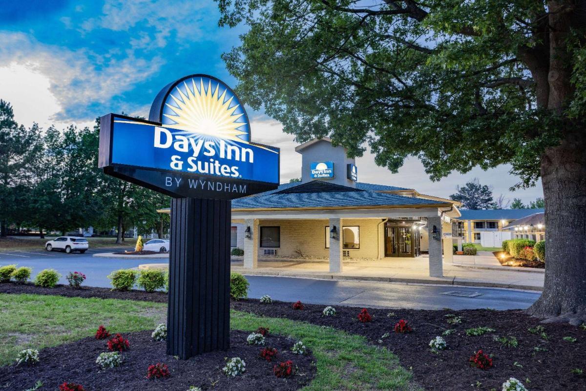 Days Inn & Suites by Wyndham Colonial - main image