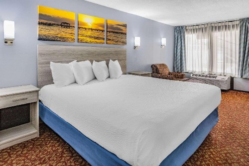 Days Inn & Suites by Wyndham Colonial - image 16