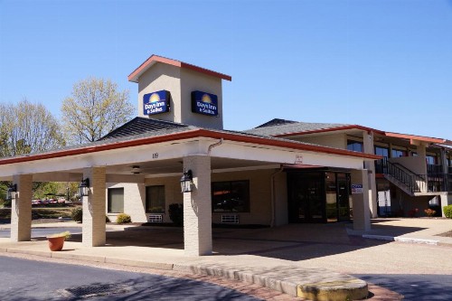 Days Inn & Suites by Wyndham Colonial - image 27