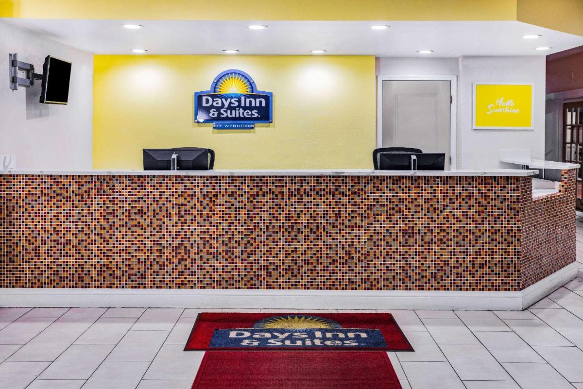 Days Inn & Suites by Wyndham Colonial - image 5