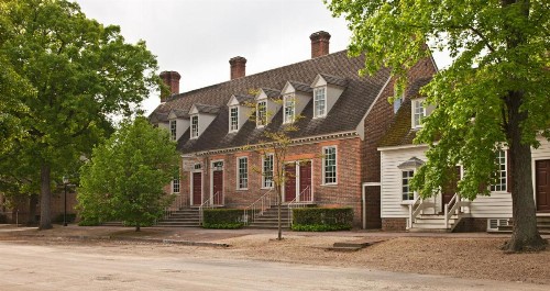 Colonial Houses - A Colonial Williamsburg Hotel
