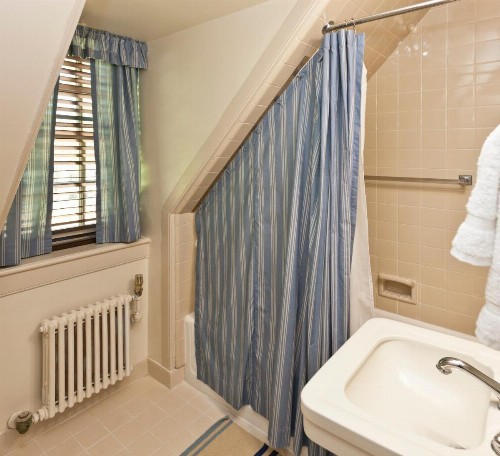 Colonial Houses - A Colonial Williamsburg Hotel - image 13