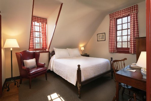 Colonial Houses - A Colonial Williamsburg Hotel - image 16