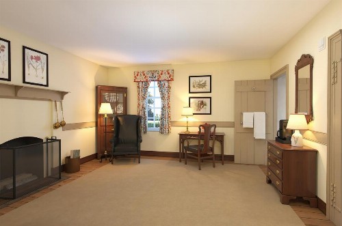 Colonial Houses - A Colonial Williamsburg Hotel - image 47