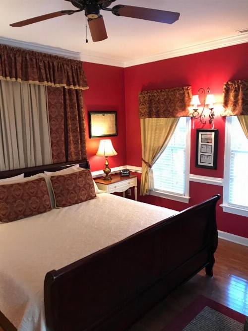 A Williamsburg White House Inn - image 12