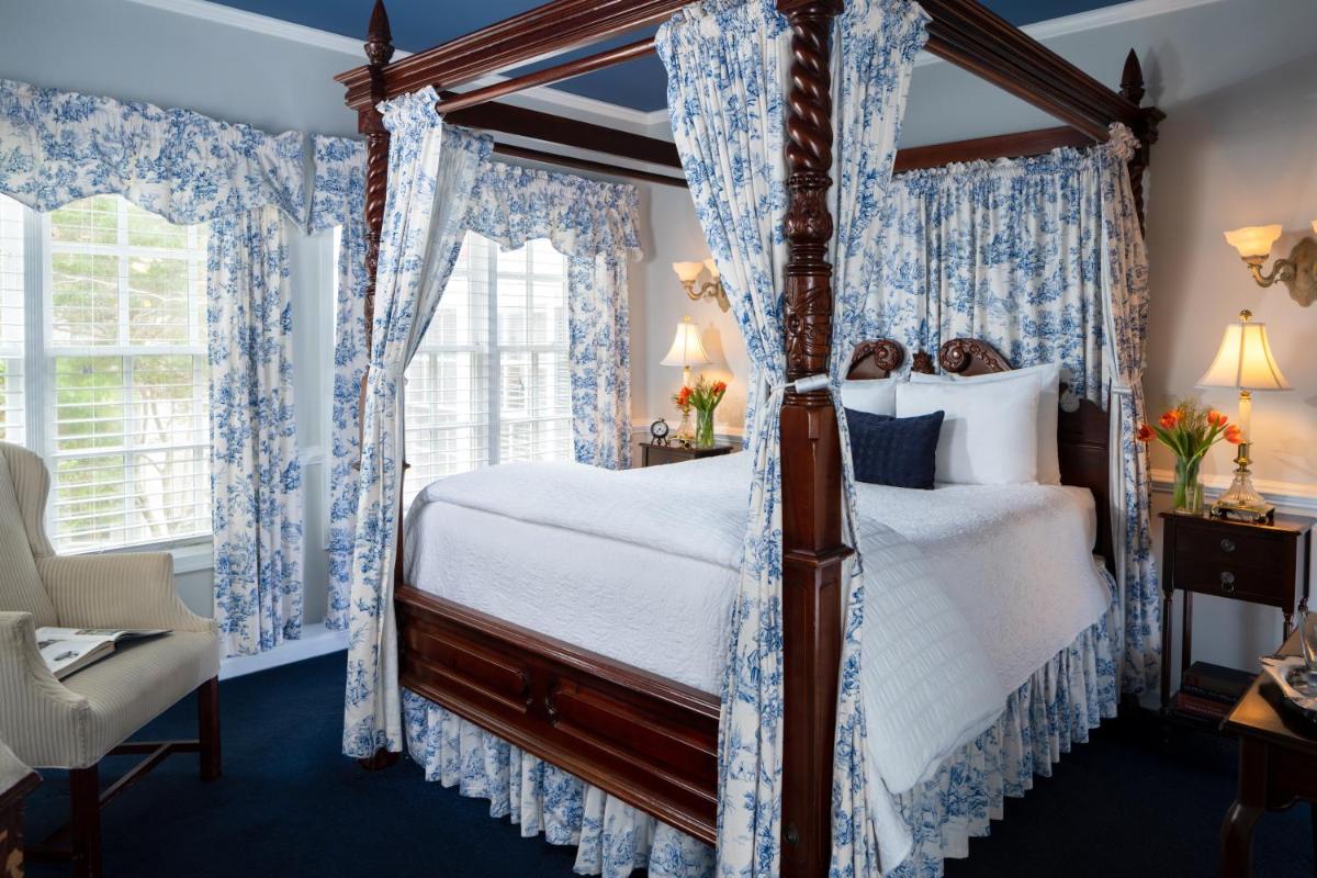 A Williamsburg White House Inn - image 3