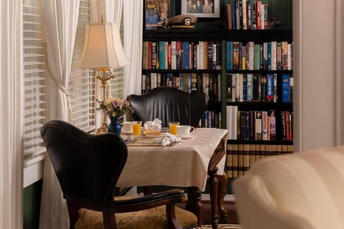 A Williamsburg White House Inn - image 47