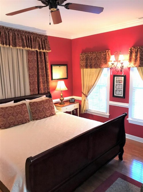 A Williamsburg White House Inn - image 7