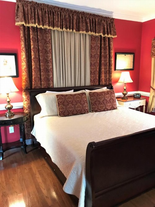 A Williamsburg White House Inn - image 8
