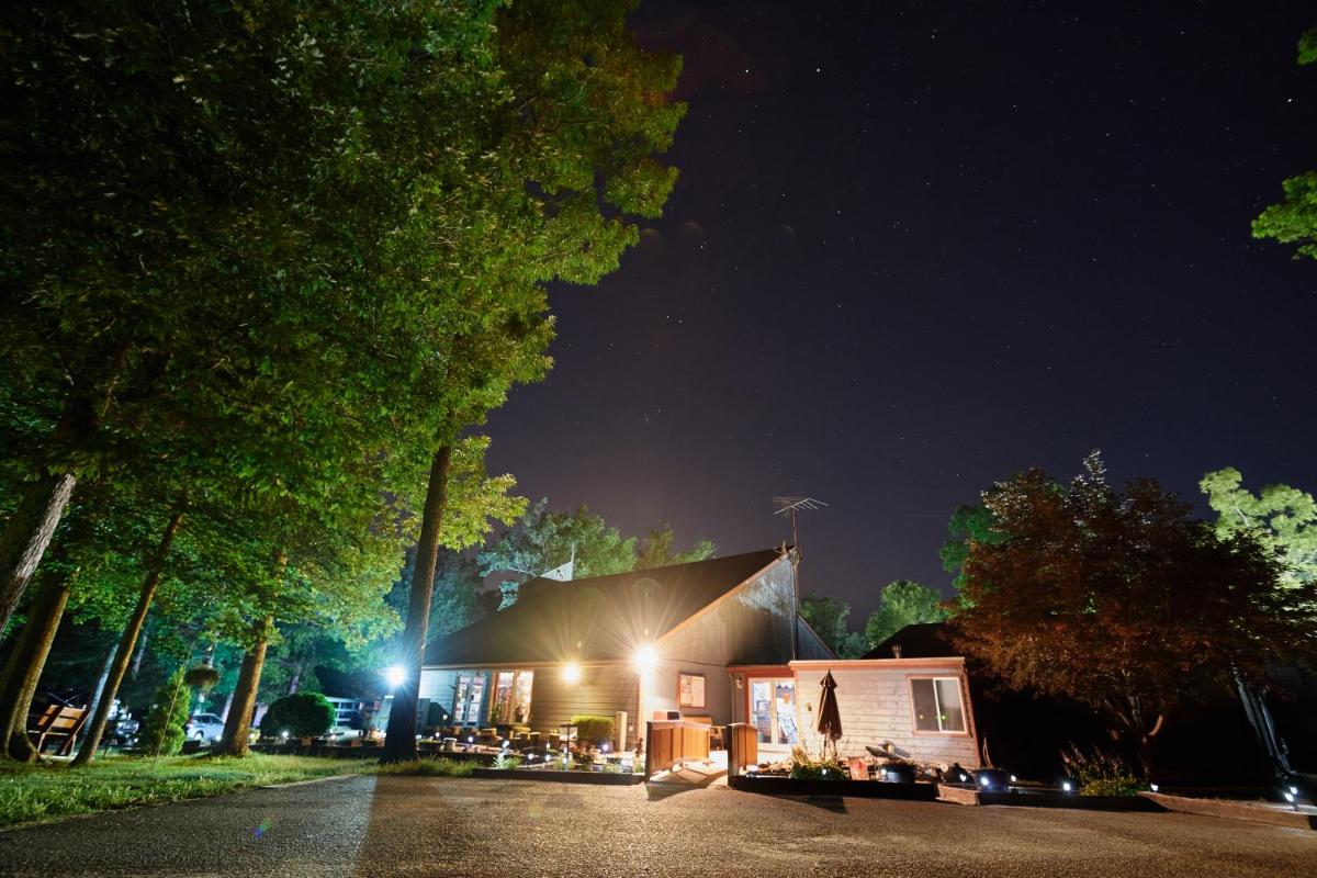 Williamsburg Camping Resort One Bedroom Cabin 3 - main image