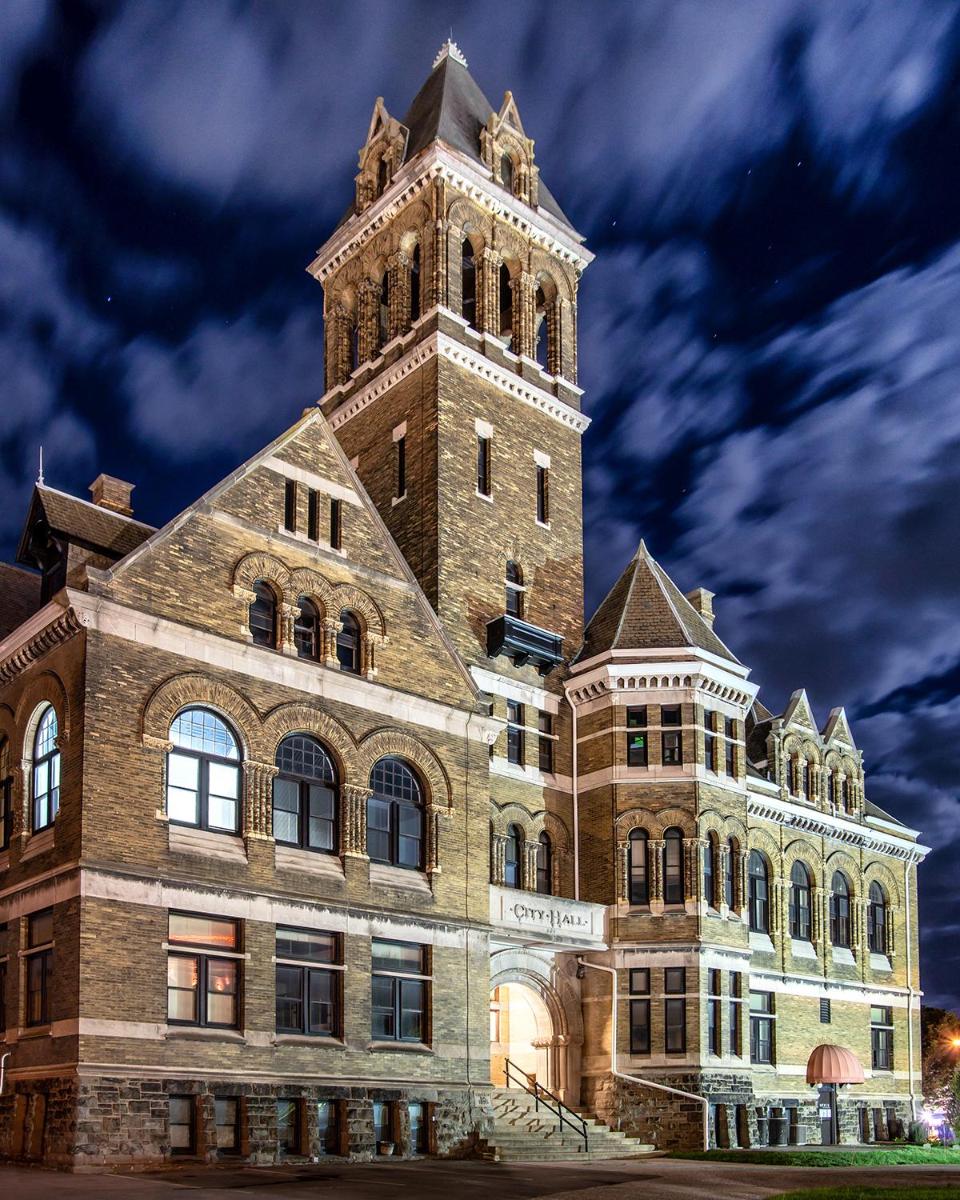 City Hall Grand Hotel - image 4