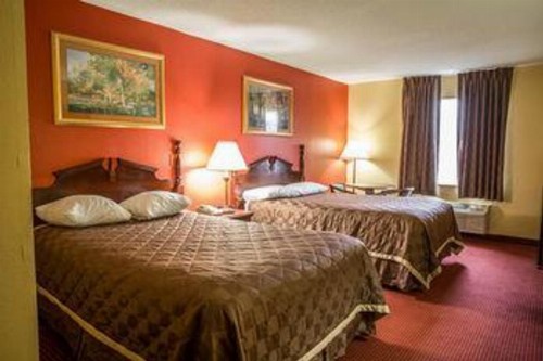 Econo Lodge Williamston - image 2