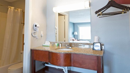 Sunrise Inn Williamstown - image 14