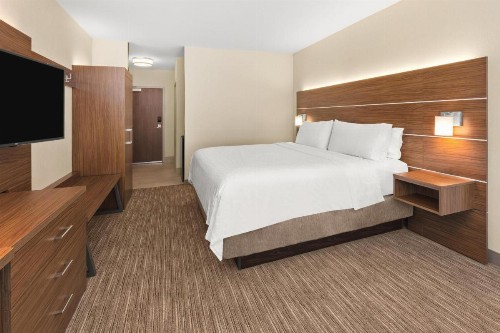 Holiday Inn Express Hotel & Suites Willows an IHG Hotel - image 21