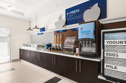 Holiday Inn Express Hotel & Suites Willows an IHG Hotel - image 25