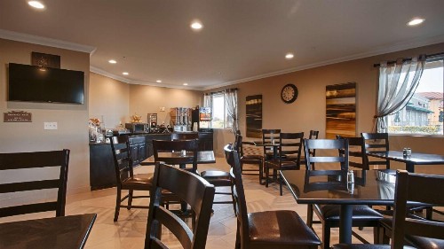 Best Western Willows Inn - image 9