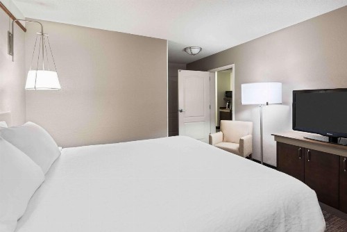 Hilton Garden Inn Wilmington Mayfaire Town Center - image 43