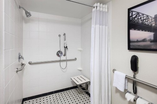 Fairfield Inn & Suites Wilmington Wrightsville Beach - image 13