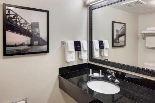 Fairfield Inn & Suites Wilmington Wrightsville Beach - image 19