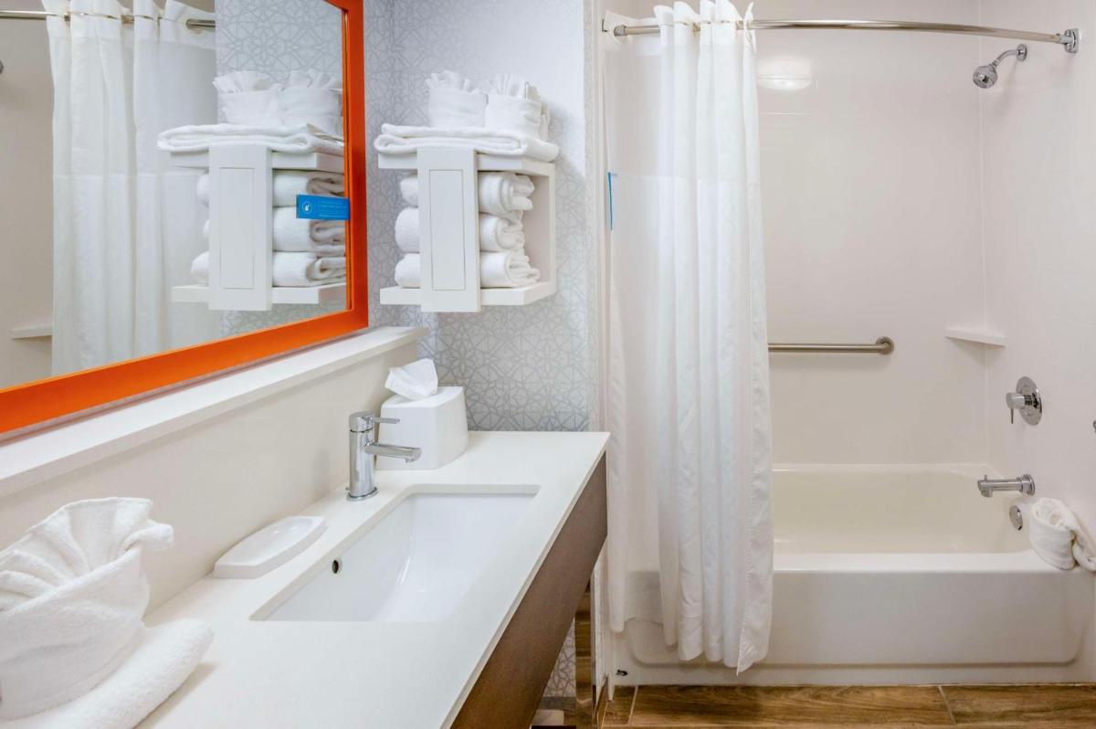 Hampton Inn Wilmington-Medical Park - image 4