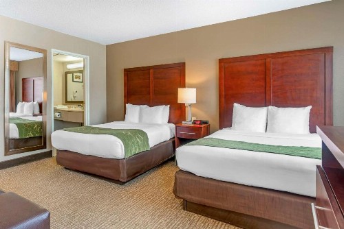Comfort Suites Wilmington near Downtown - image 11