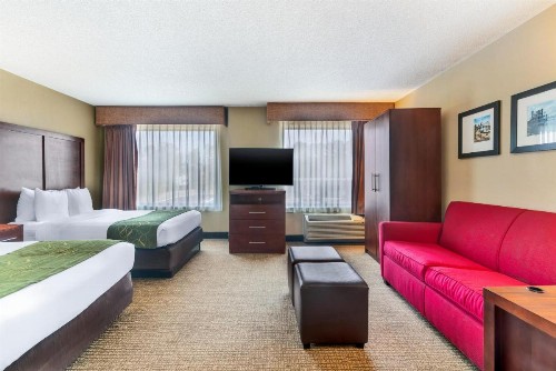Comfort Suites Wilmington near Downtown - image 25