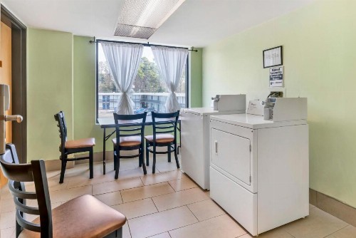 Comfort Suites Wilmington near Downtown - image 41