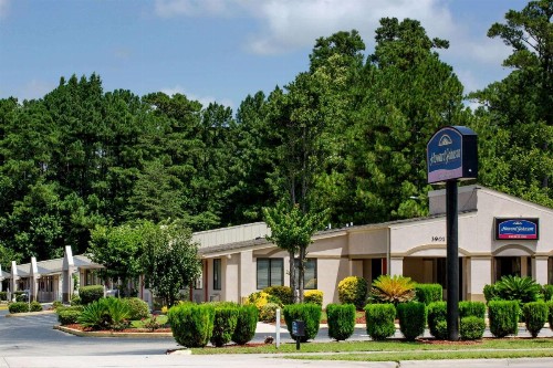 Howard Johnson by Wyndham Wilmington - image 1