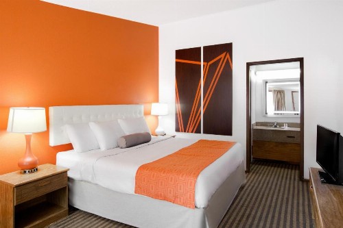 Howard Johnson by Wyndham Wilmington - image 26
