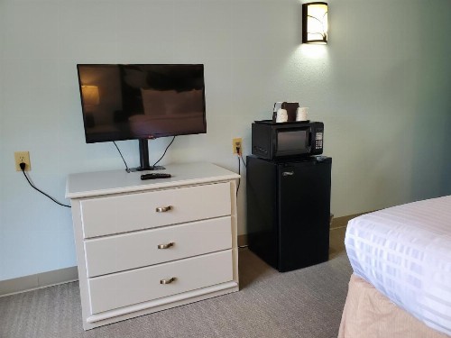Super 8 by Wyndham Wilmington - image 11