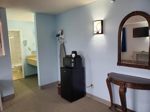 Super 8 by Wyndham Wilmington - image 12